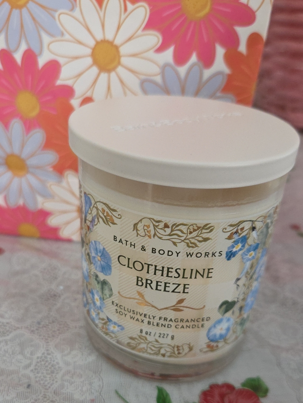 Nwt Bath & Body Works Clothesline Breeze Candle — White with Blue Floral Accents
